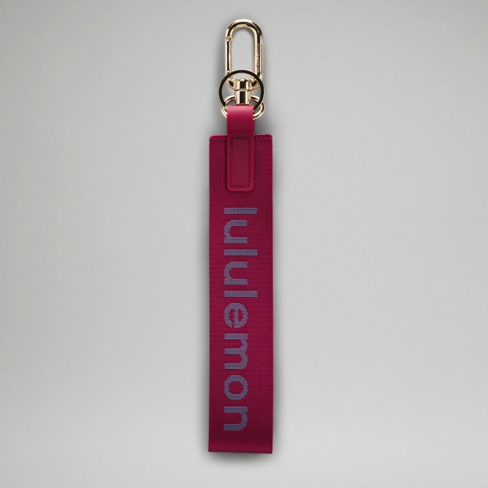 lululemon Never Lost Keychain Pomegranate Oceanic